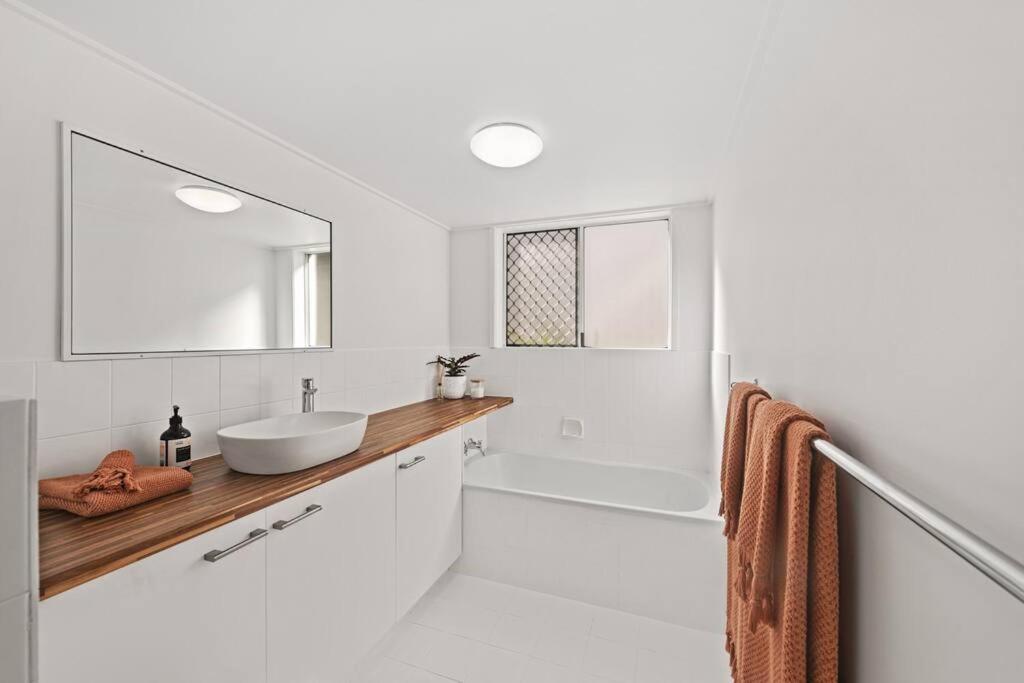 Pet & Family Friendly Apartment *